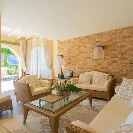 Luxury In * Tremezzo