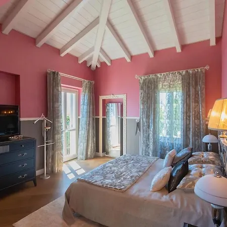 Luxury In Villa *