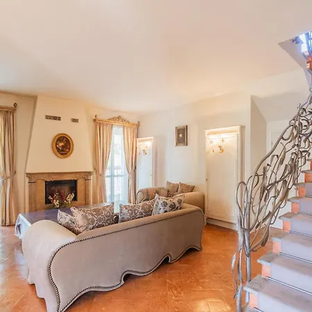 Villa Luxury In *