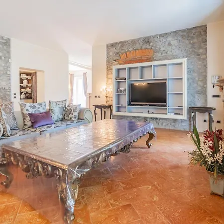 Luxury In * Tremezzo